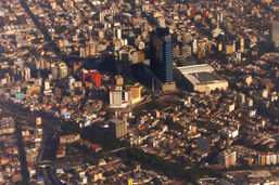 Photographie aérienne d'une portion de la ville de Mexico.